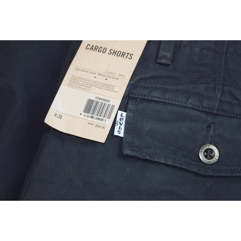 NWT Levi's Black Cargo Pocket Shorts Men's Size‎ 30
